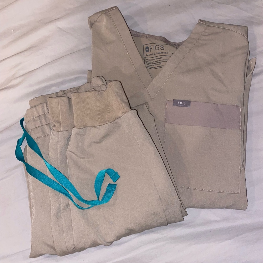 Figs XS Khaki Scrub Set